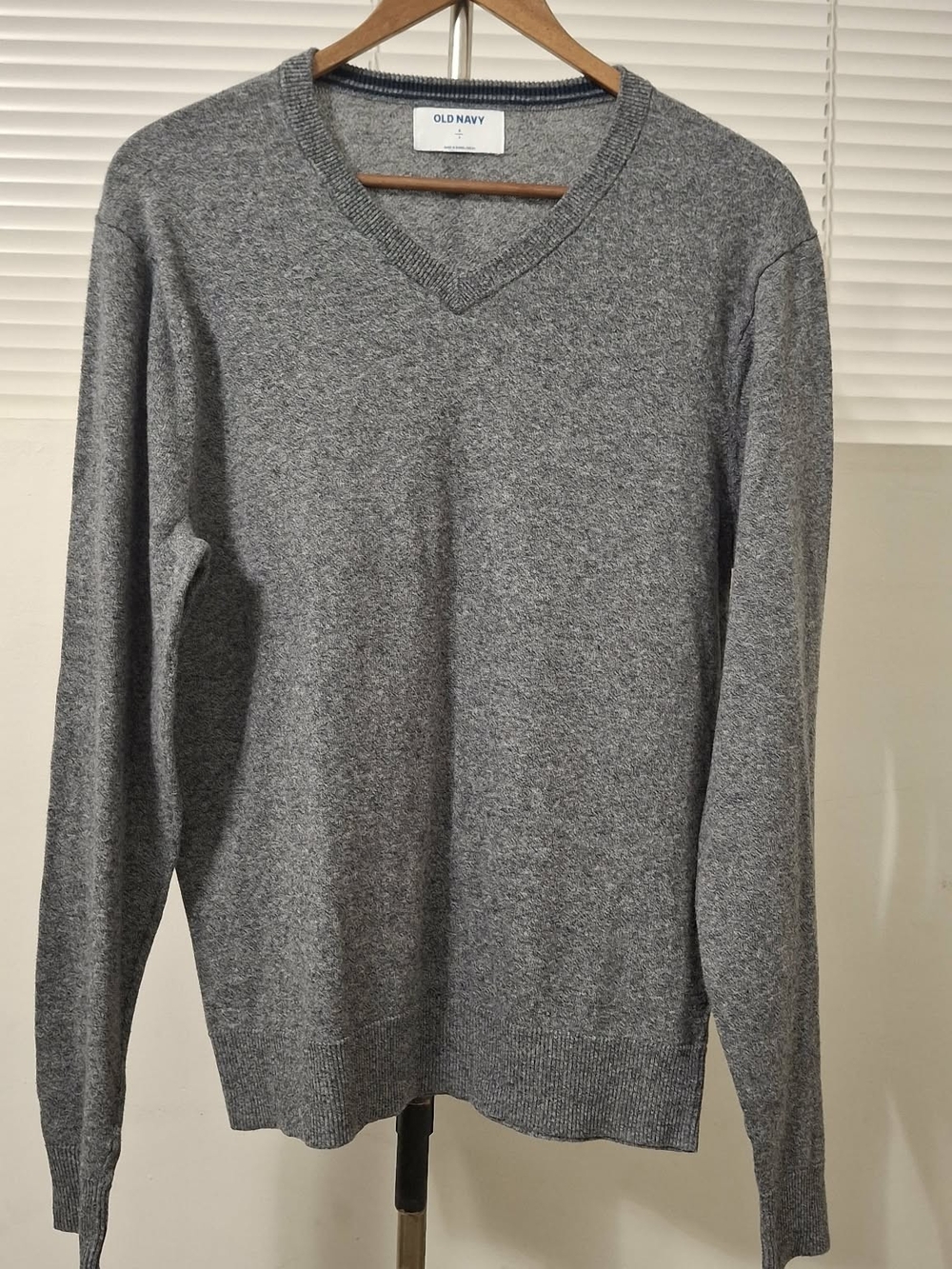 Old Navy Men's Gray V-Neck Pullover Sweater Size Small Heather Cotton Blend